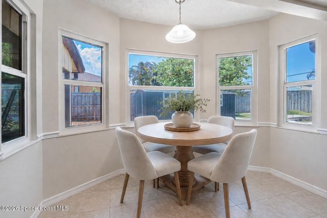 1091 SE Spinnaker Avenue, Port St. Lucie, FL 34983