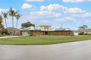1091 SE Spinnaker Avenue, Port St. Lucie, FL 34983