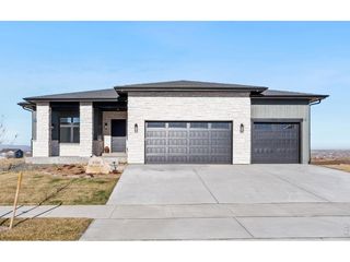 1722 Fire Glow Dr, Windsor, CO 80550