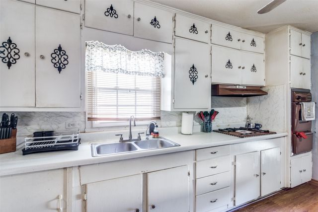 2210 24th Street, Fort Worth, TX 76164