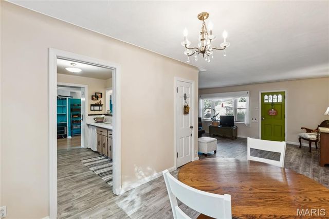 10227 Burdeau Lane, Overland, MO 63114