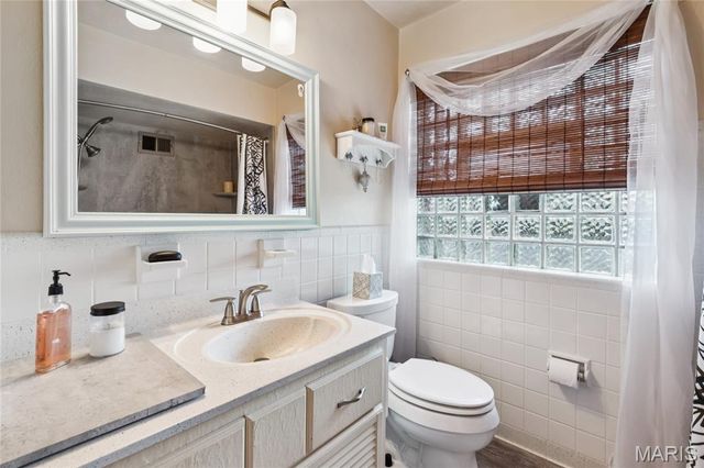 10227 Burdeau Lane, Overland, MO 63114
