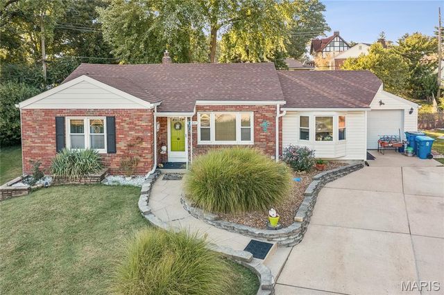 10227 Burdeau Lane, Overland, MO 63114
