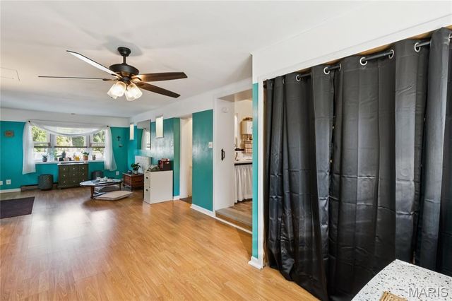 10227 Burdeau Lane, Overland, MO 63114