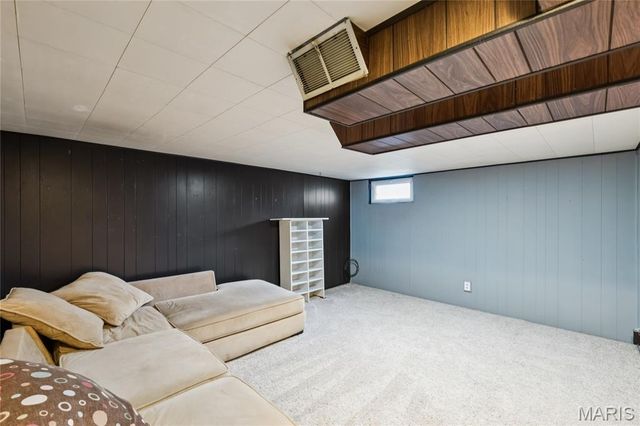 10227 Burdeau Lane, Overland, MO 63114