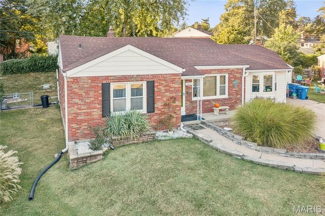 10227 Burdeau Lane, Overland, MO 63114