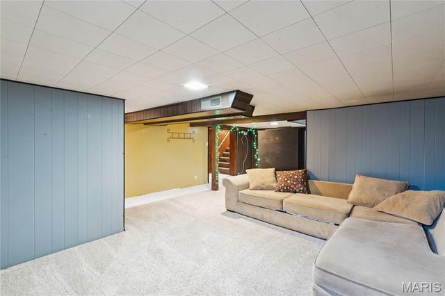 10227 Burdeau Lane, Overland, MO 63114
