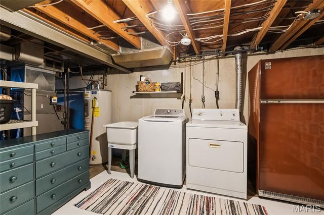 10227 Burdeau Lane, Overland, MO 63114
