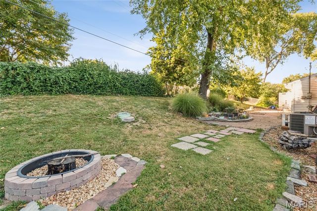 10227 Burdeau Lane, Overland, MO 63114