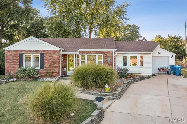 10227 Burdeau Lane, Overland, MO 63114