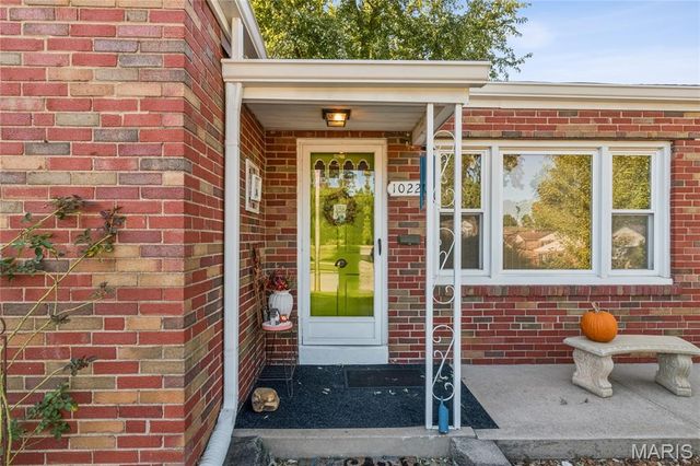 10227 Burdeau Lane, Overland, MO 63114