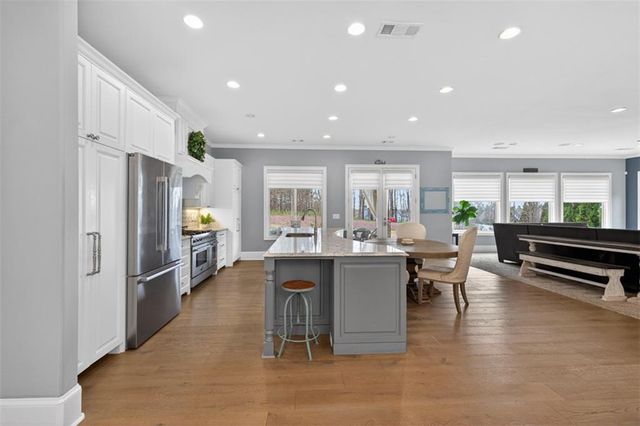 6509 Snug Harbor Court, Flowery Branch, GA 30542