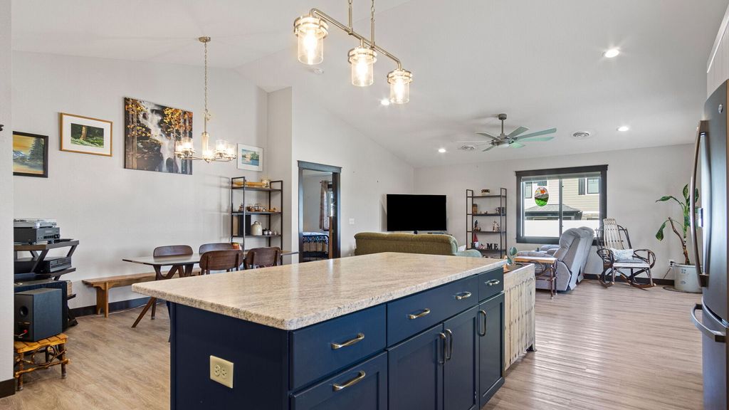 Image 14 of property listing at 4897 Field Crest Lane, Eau Claire, WI 54701