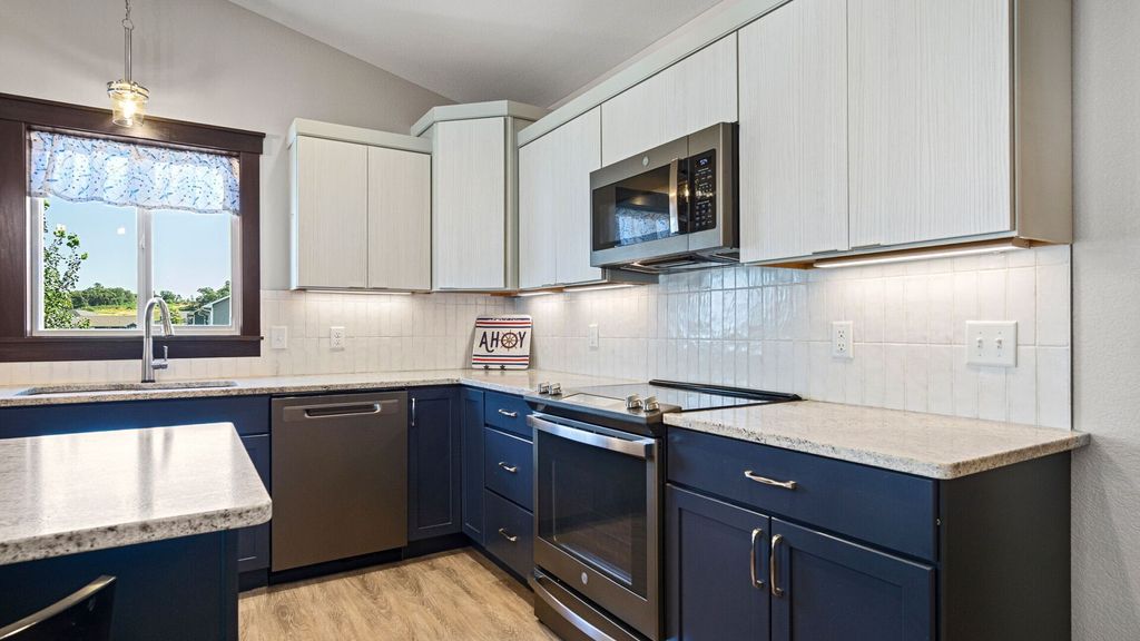 Image 16 of property listing at 4897 Field Crest Lane, Eau Claire, WI 54701