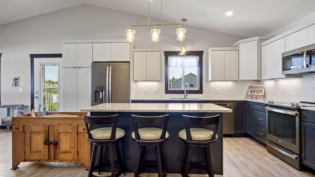 Image 20 of property listing at 4897 Field Crest Lane, Eau Claire, WI 54701
