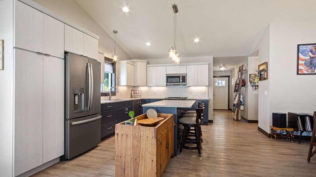 Image 24 of property listing at 4897 Field Crest Lane, Eau Claire, WI 54701