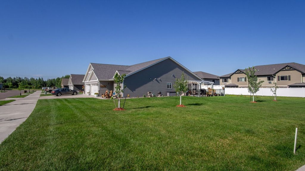 Image 5 of property listing at 4897 Field Crest Lane, Eau Claire, WI 54701