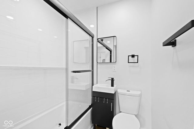 1912 E 66th Street, Indianapolis, IN 46220