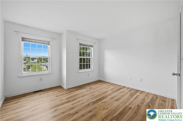 261 Patterson Walk, Forks Twp, PA 18040