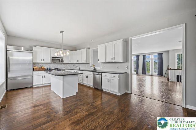 261 Patterson Walk, Forks Twp, PA 18040