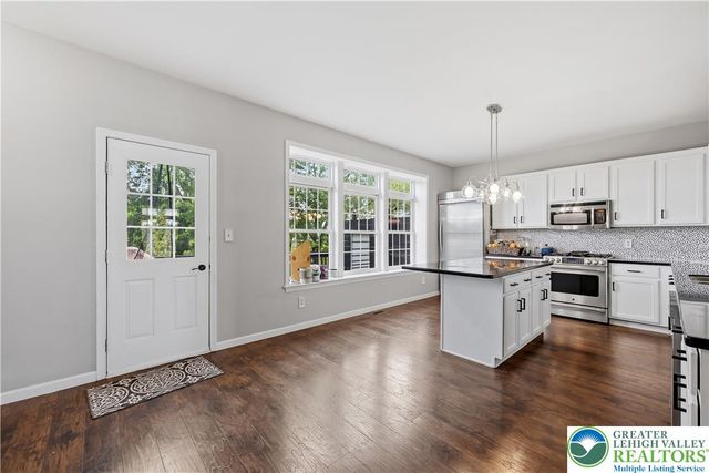 261 Patterson Walk, Forks Twp, PA 18040