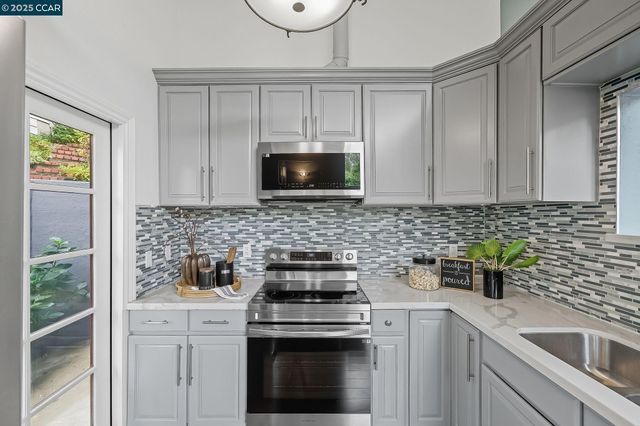 50 Brookwood Rd, Orinda, CA 94563