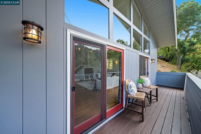 50 Brookwood Rd, Orinda, CA 94563