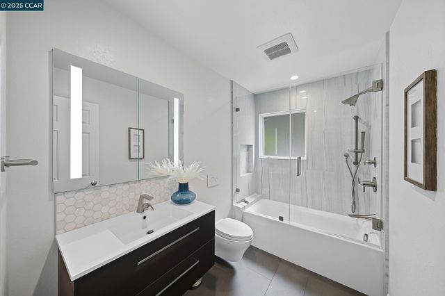 50 Brookwood Rd, Orinda, CA 94563