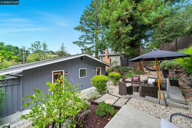 50 Brookwood Rd, Orinda, CA 94563