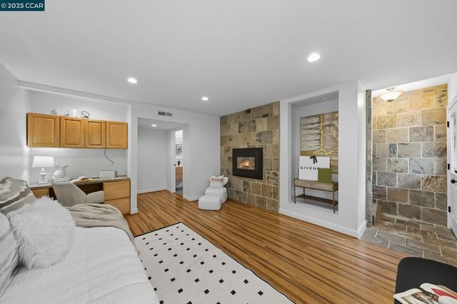 50 Brookwood Rd, Orinda, CA 94563