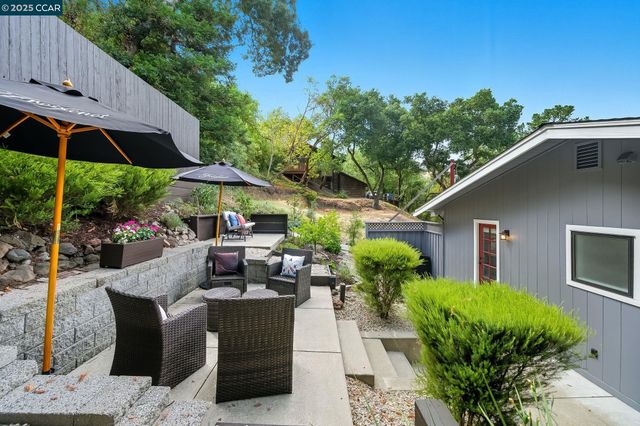 50 Brookwood Rd, Orinda, CA 94563
