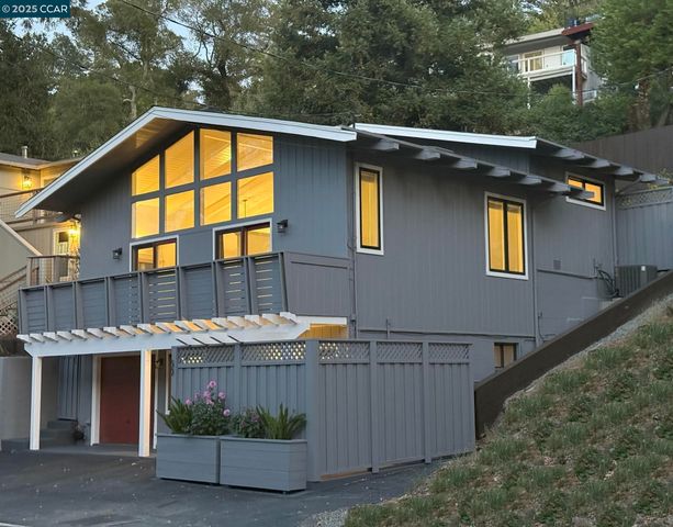 50 Brookwood Rd, Orinda, CA 94563