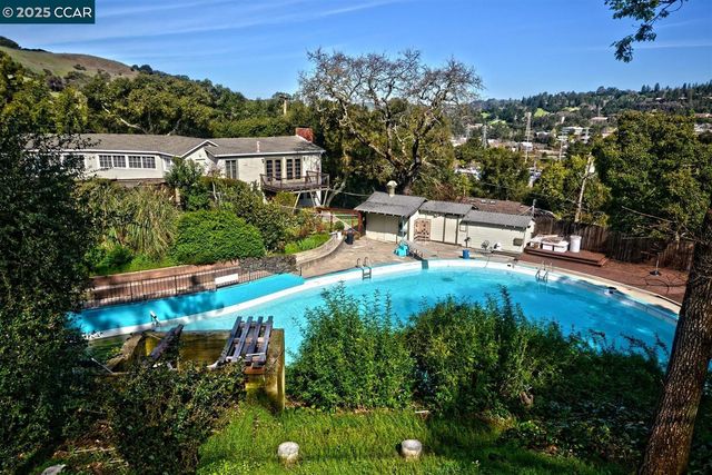 50 Brookwood Rd, Orinda, CA 94563