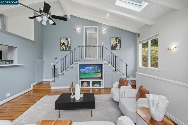 50 Brookwood Rd, Orinda, CA 94563