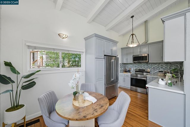 50 Brookwood Rd, Orinda, CA 94563