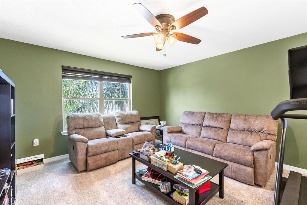 Image 18 of property listing at 1213 FOUNTAIN COIN LOOP, Orlando, FL 32828