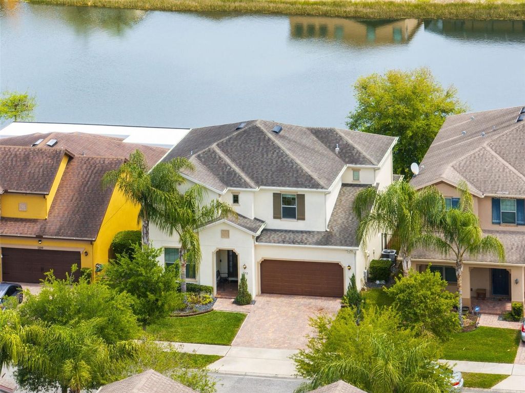 Image 3 of property listing at 1213 FOUNTAIN COIN LOOP, Orlando, FL 32828