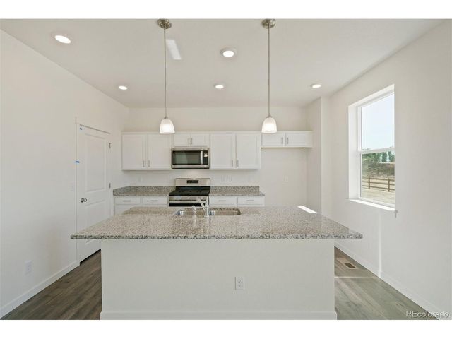 9877 Danube Ct, Commerce City, CO 80022