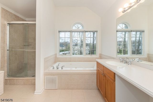 1240 S Beverwyck Rd, Parsippany-troy Hills Twp., NJ 07054