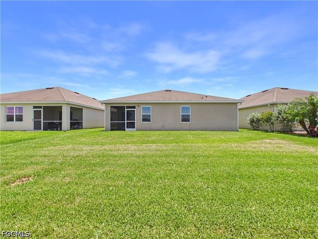 3420 Cancun CT, Cape Coral, FL 33909