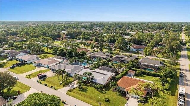 212 Willowick DR, Naples, FL 34110