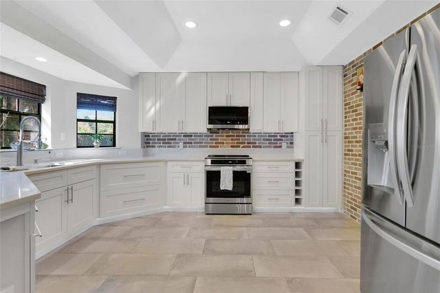 9500 HANDLEY COURT, Orlando, FL 32817