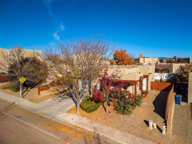 4609 Contenta Ridge, Santa Fe, NM 87507