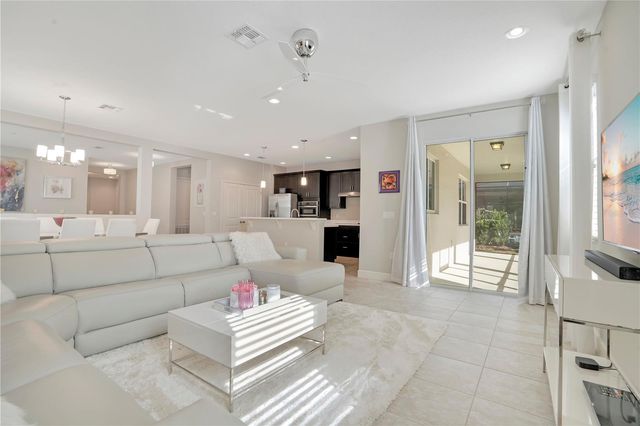 11537 CHATEAUBRIAND AVENUE, Orlando, FL 32836