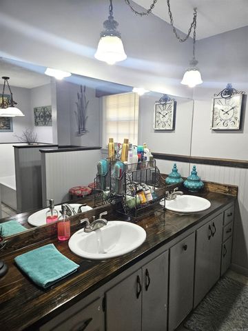 212 Young Road, Nashville, AR 71852