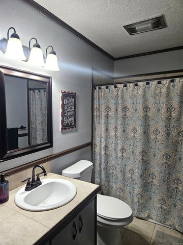 212 Young Road, Nashville, AR 71852