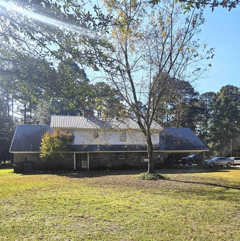 212 Young Road, Nashville, AR 71852