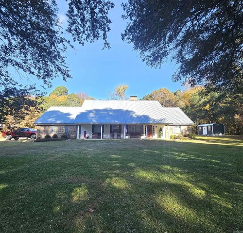 212 Young Road, Nashville, AR 71852