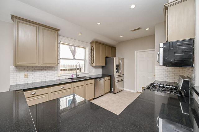 12138 Havenmist Drive, Tomball, TX 77375