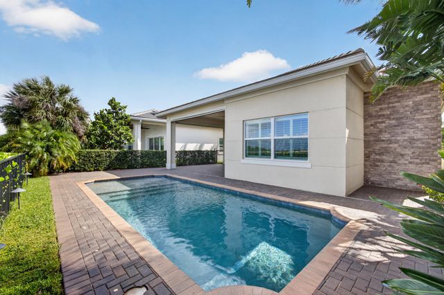 9941 Regency Way, Palm Beach Gardens, FL 33412